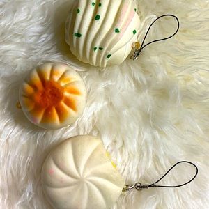 Set of 3 Bun Squishy Keychain Toys